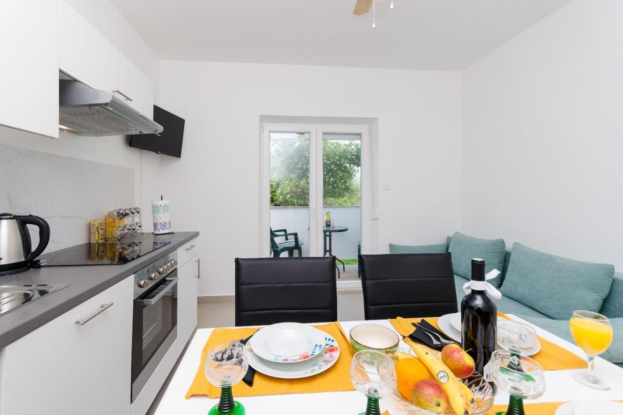 Apartments And Rooms Bianca Barbat na Rabu 외부 사진